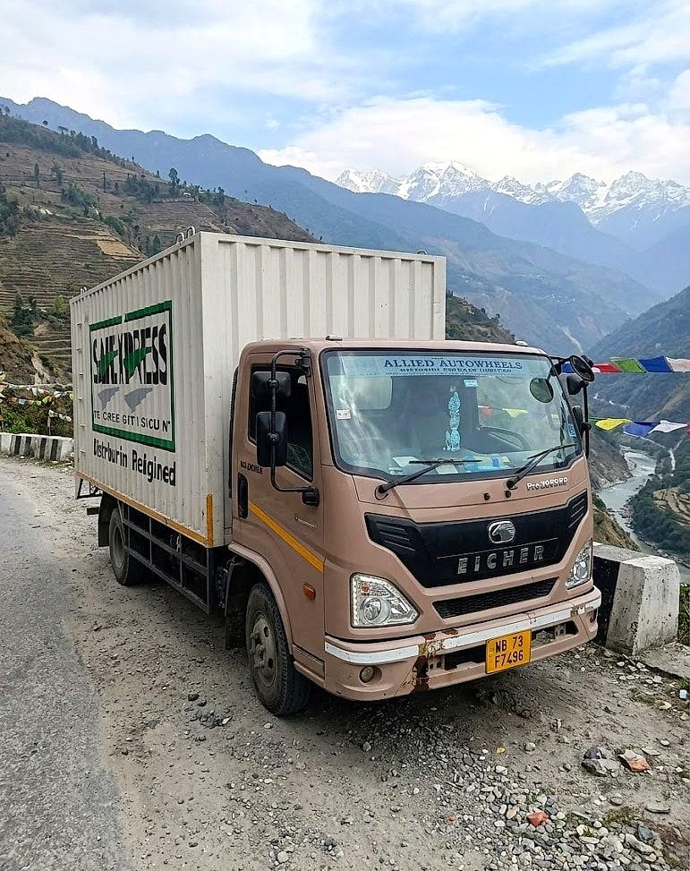 A Brijwashi Logistics vehicle on the Siliguri–Sikkim mountain route